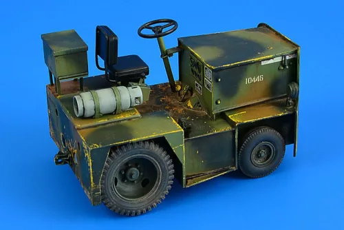 Aerobonus 1:32 United Tractor G40C TOW Tractor (LPG)