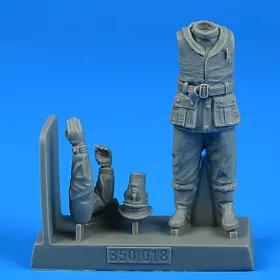   Aerobonus 1:35 British WW2 Sailor for the HMS X-craft submarine for MERIT