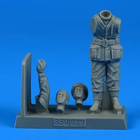   Aerobonus 1:35 British WW2 Sailor for the HMS X-craft submarine for MERIT