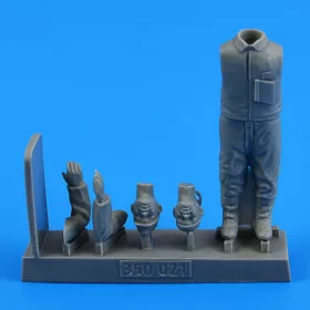   Aerobonus 1:35 Japanese WWII suicide sailor for the Japanese Suicide Craft Kaiten II