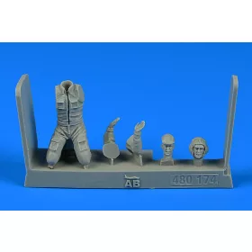 Aerobonus 1:48 Soviet Aircraft Mechanic-the period of