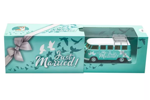 Corgi 1:43 Volkswagen Campervan Just Married