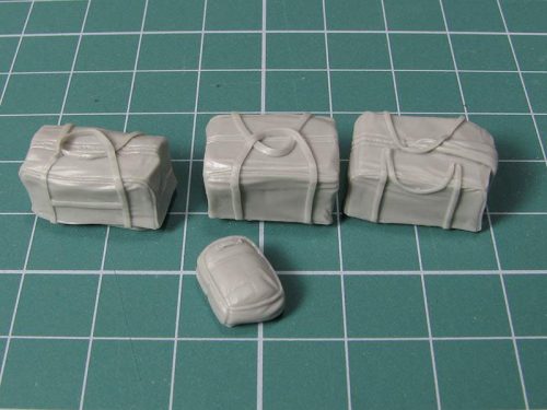 Eureka 1:35 Modern “Eastern” Cargo Bags