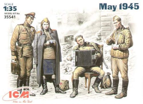 ICM 1:35  Soviet Military men at rest 1945. május (4 figura)