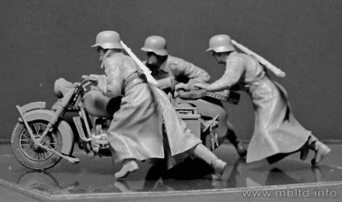 Master Box 1:35 German motorcyclists, WWII era