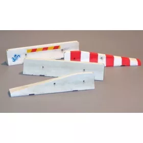 Plus model 1:48 Straßensperren - lang