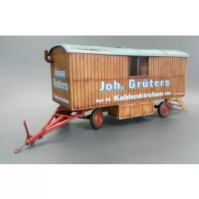 Plus model 1:35 Caravan