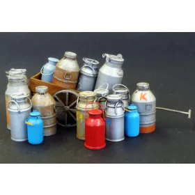 Plus model 1:35 Milk and cream cans