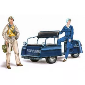 Plus model 1:48 U.S. scooter with crew