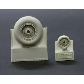 Plus model 1:72 KC-97 Stratotanker wheels