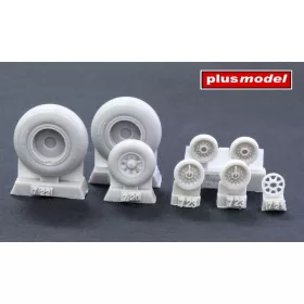 Plus model 1:72 B-24 Liberator wheels groved
