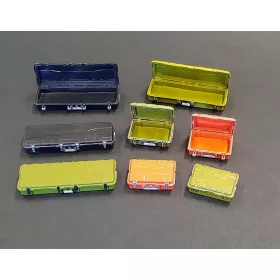 Plus model 1:35 Tool boxes low