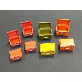 Plus model 1:35 Tool boxes high