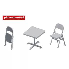 Plus model 1:35 Folding chairs and table