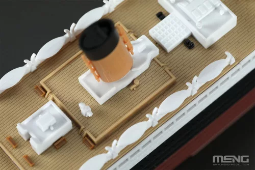 MENG-Model 1:700 R.M.S. Titanic