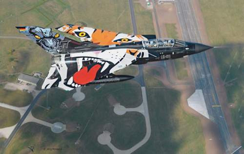 Revell 1:72 Tornado Black Panther 4660 repülő makett