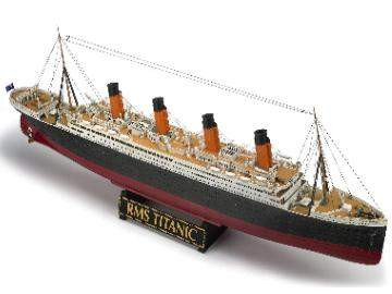 Revell 1:700 Titanic ajándék szett 5727 hajó makett