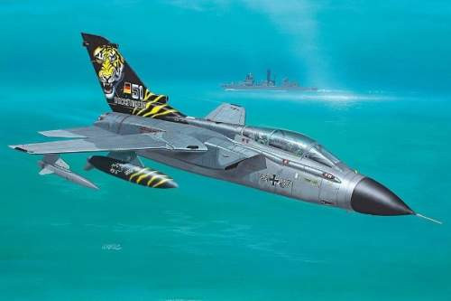 Revell 1:100 Tornado Easy Kit 6624 repülő makett