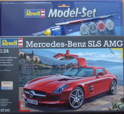 Revell 1:24 Model Set Mercedes SLS AMG (67100) 