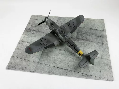 Red Fox Studio 1:35 Concrete Base Rectangular Type 5 380x320mm (Universal)
