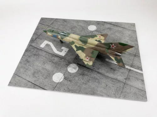 Red Fox Studio 1:48 Modern NATO Airfield Type 7 380x320mm (Universal)