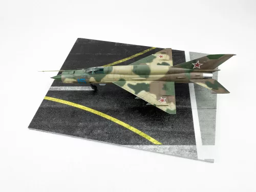 Red Fox Studio 1:48 Modern NATO Airfield Type 10 300x230mm (Universal)
