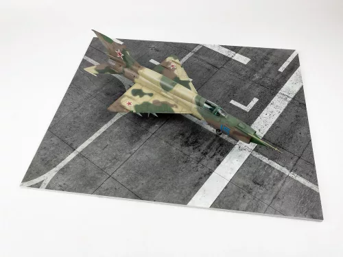 Red Fox Studio 1:48 Modern NATO Airfield Type 10 380x320mm (Universal)