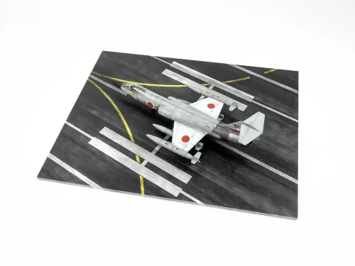 Red Fox Studio 1:72 Modern NATO Airfield Type 2 300x230mm (Universal)