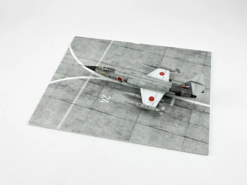Red Fox Studio 1:72 Modern NATO Airfield Type 3 300x230mm (Universal)