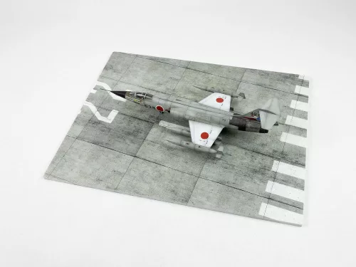 Red Fox Studio 1:72 Modern NATO Airfield Type 4 300x230mm (Universal)
