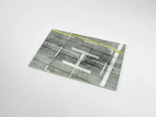 Red Fox Studio 1:72 Modern NATO Airfield Type 1 250x160mm (Universal)