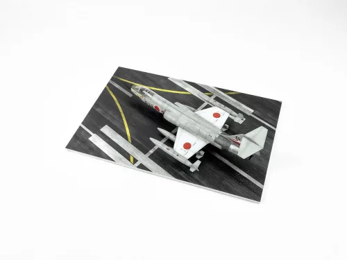Red Fox Studio 1:72 Modern NATO Airfield Type 2 250x160mm (Universal)