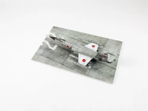 Red Fox Studio 1:72 Modern NATO Airfield Type 4 250x160mm (Universal)
