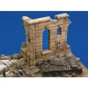 Royal Model 1:35 Russia monument ruin
