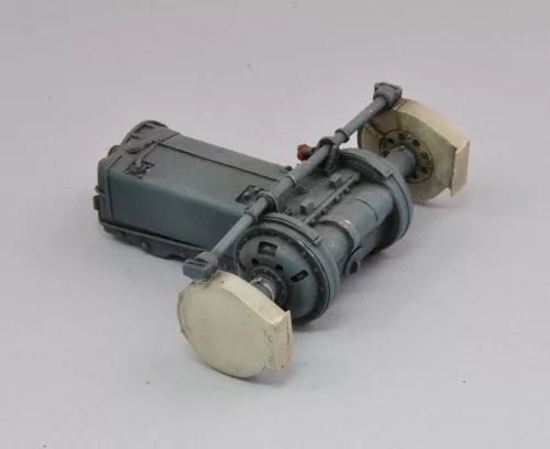 Royal Model 1:35 Panther trasmission