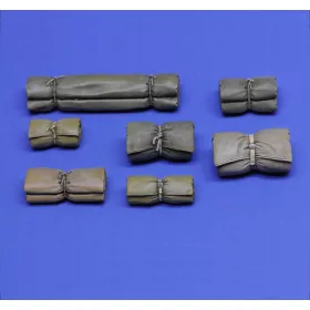 Royal Model 1:16 Tentpacks and bedrolls part 1