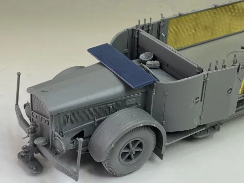 Royal Model 1:72 Windscreen 8.8 cm Flak on 9t Vomag