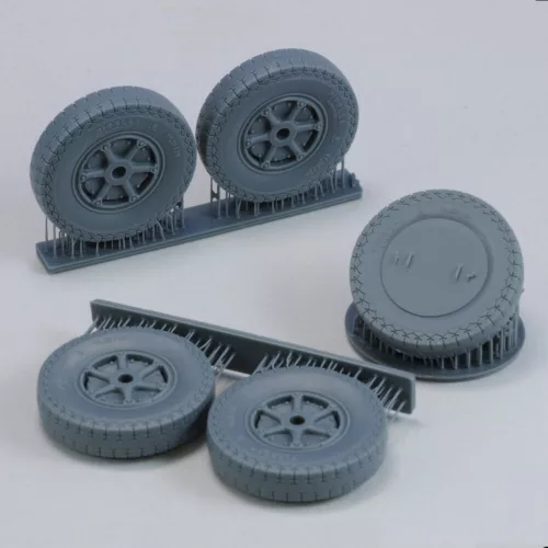Royal Model 1:35 AS42 - Sahariana wheels set
