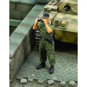   Royal Model 1:35 Waffen SS tanker looking through binoculars-WWII