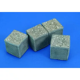 Royal Model 1:35 Concertainer Defence Wall System