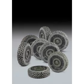 Royal Model 1:35 Centauro weighted wheels