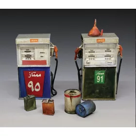 Royal Model 1:35 Modern Gas pumps Mid Orient