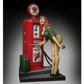 Royal Model Pin-up at the gas pump (75mm)