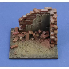   Royal Model 1:35 Base with ruined wall 'cm4x4' No.10