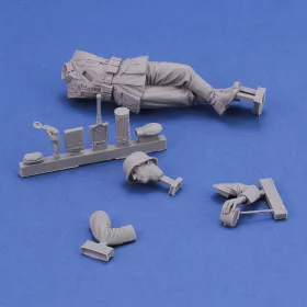 Royal Model German soldier eating - WWII (75 mm)