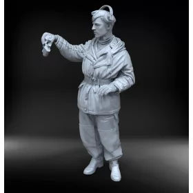   Royal Model 1:35 German tanker in winter dress (Tiger I cupola not included)