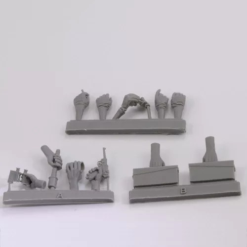Royal Model 1:16 Assorted german hands set -WWII