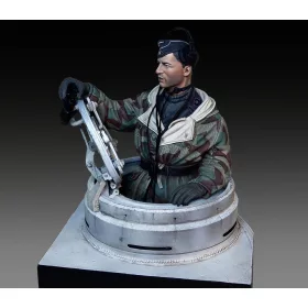   Royal Model 1:10 German tanker in winter dress with Tiger I Early cupola