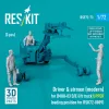 ResKit Models 1:72 Driver & airmen (modern) (3 pcs) (MHU-83 D/E lift truck UPPER loading position for RSK72-0009) (3D Printed)