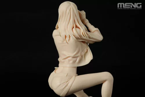 MENG-Model 1:9 Biker Girl (RESIN)